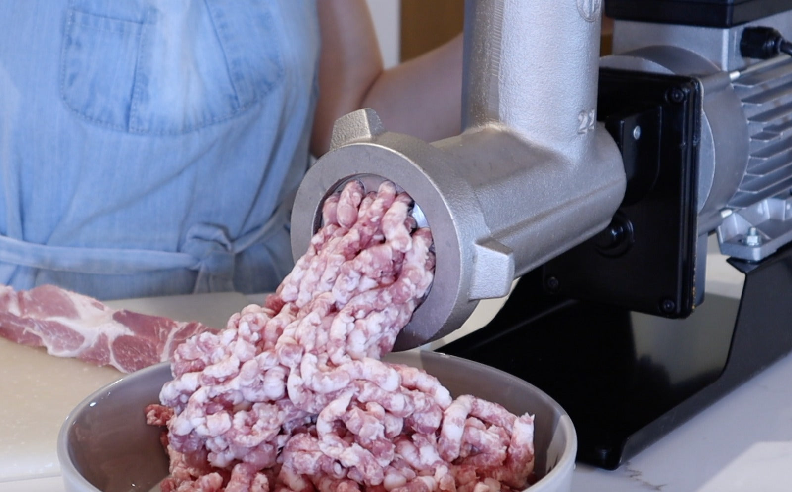 How to use the Fabio Leonardi Mr9 Meat Grinder for Meat Grinding, Sausage Making, Salsa, and More
