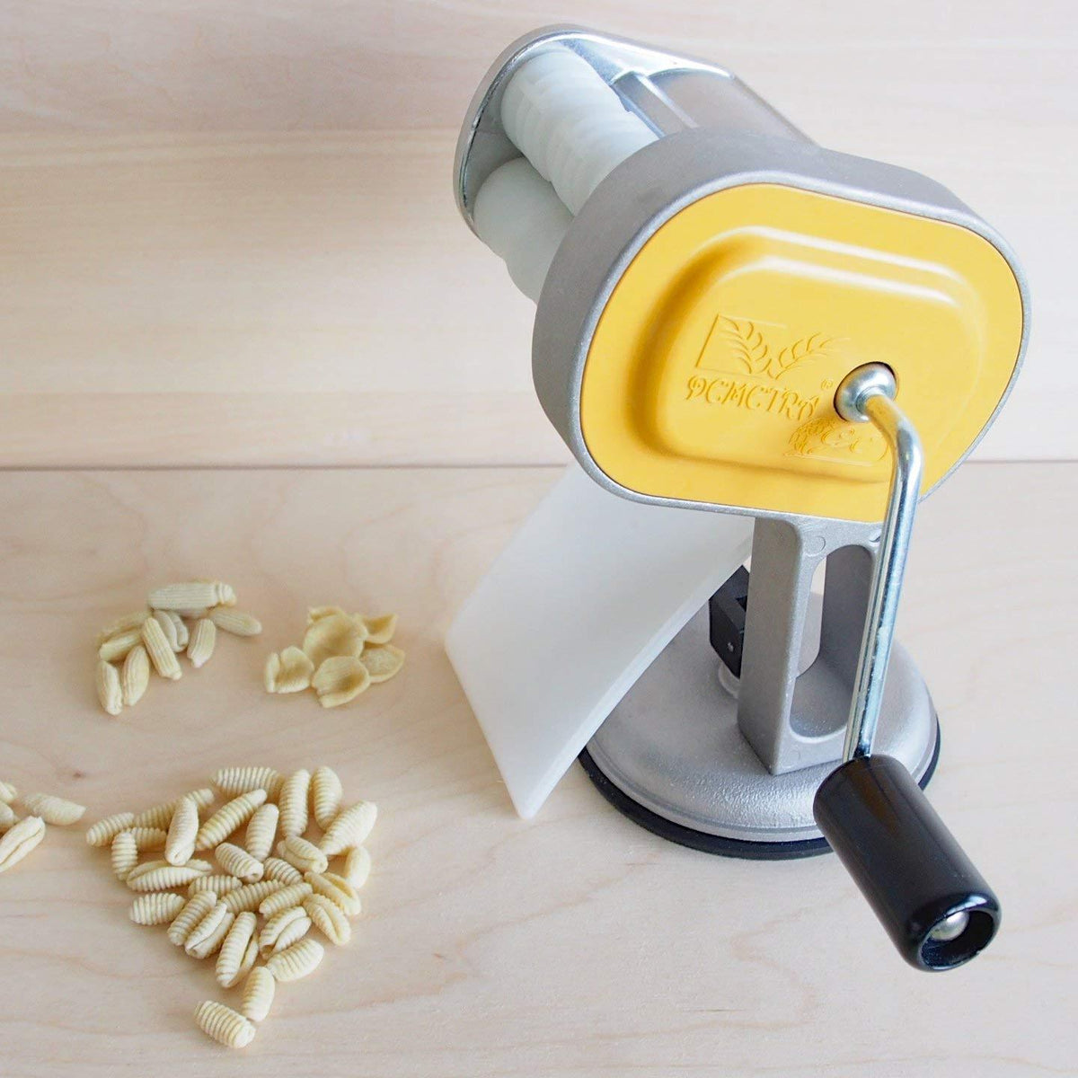 Cookistry's Kitchen Gadget and Food Reviews: How to Use a Cavatelli Maker
