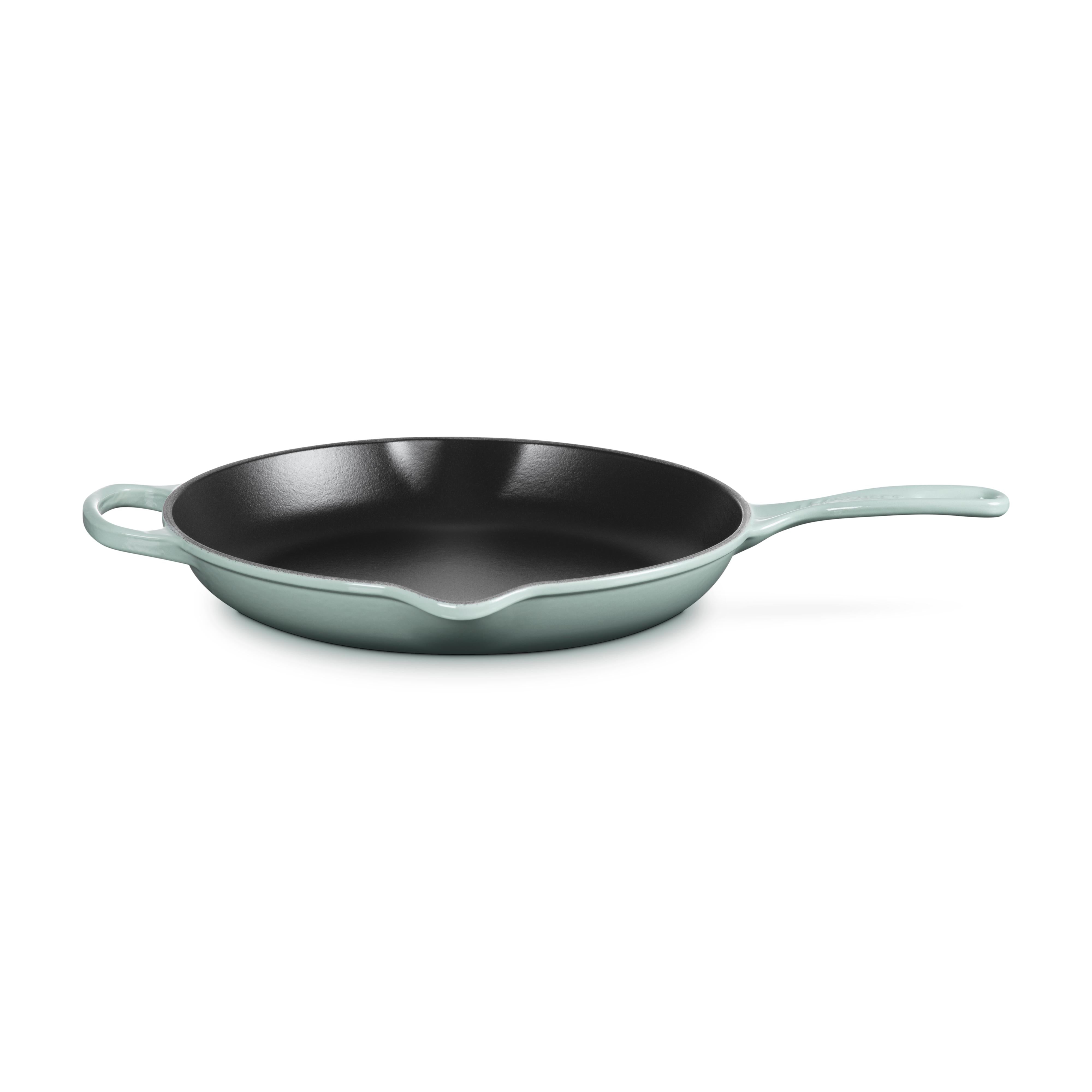 Le Creuset - 26cm Sea Salt Round Skillet (10")