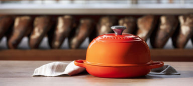 Le Creuset Flame Bread Oven (24 cm) with Bread