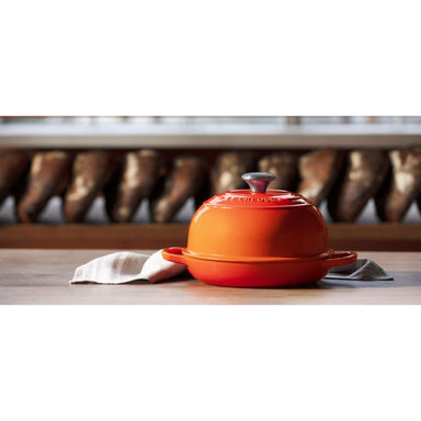 Le Creuset Flame Bread Oven (24 cm) with Bread
