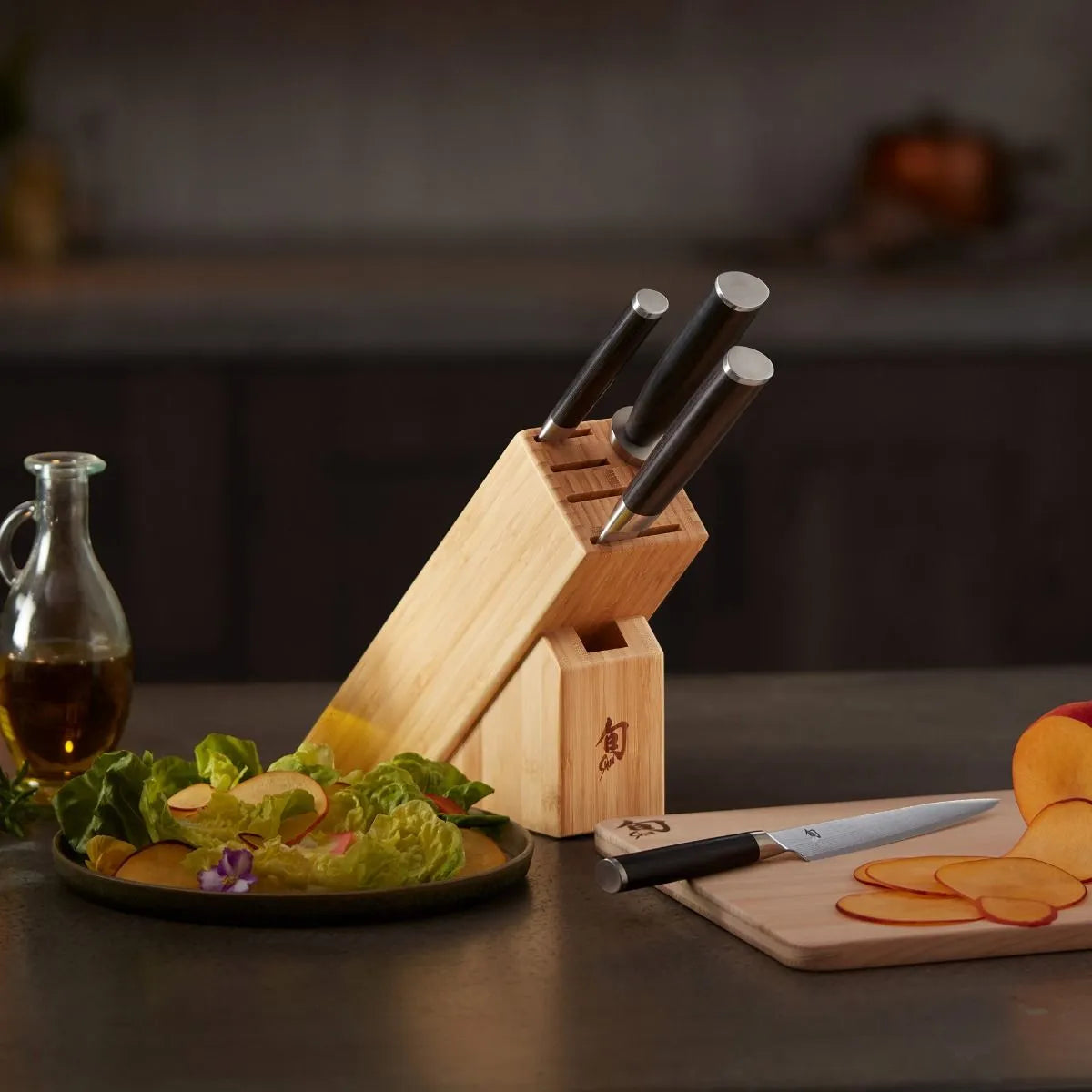 Shun Cutlery Classic 2-Piece Starter Set Model 8" Chef’s Knife and 3.5" Paring Knife DMS0220 - Made in Japan BLock