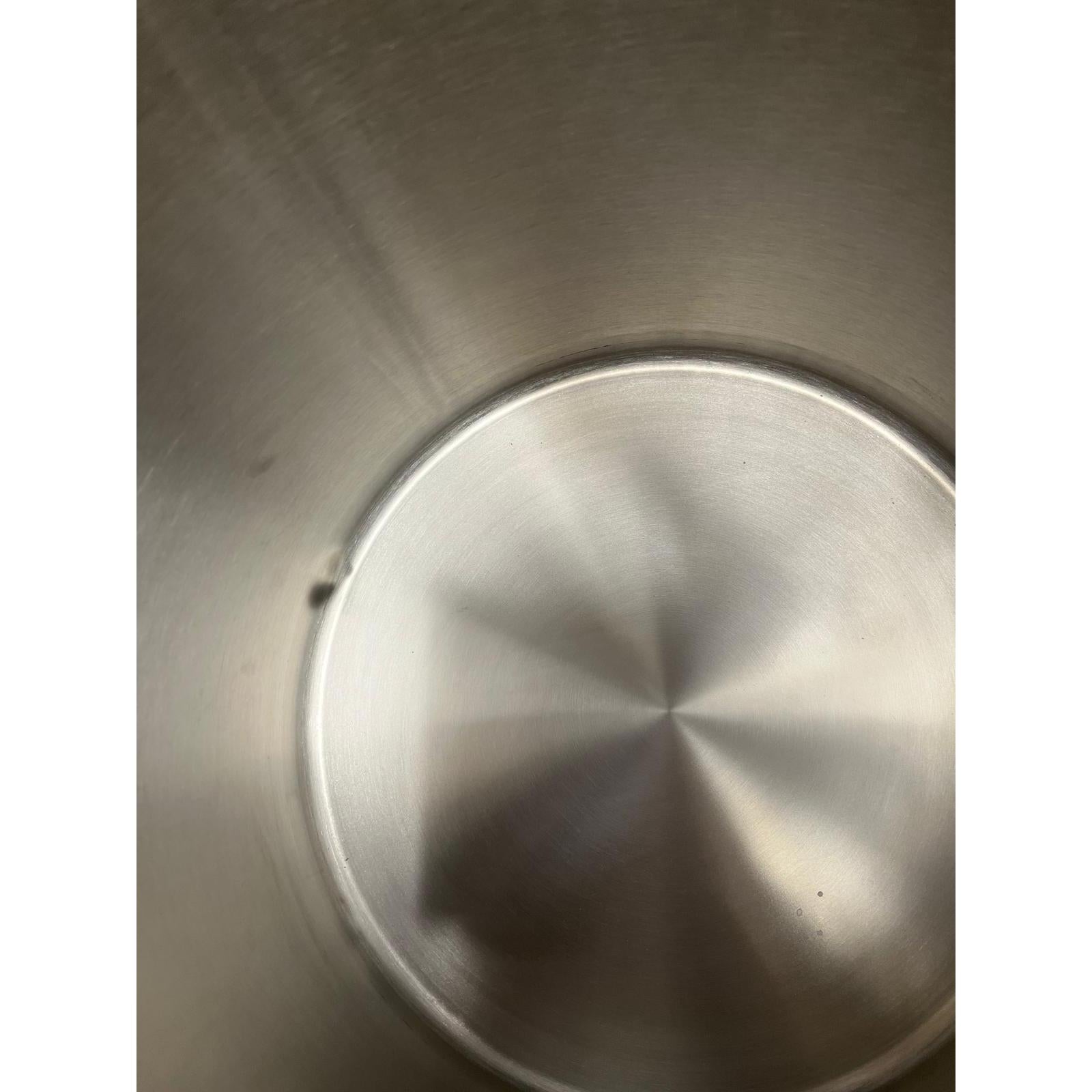New Commercial Quality Stainless Steel Pot - 71 L / 75 Qt #SP044545 USED