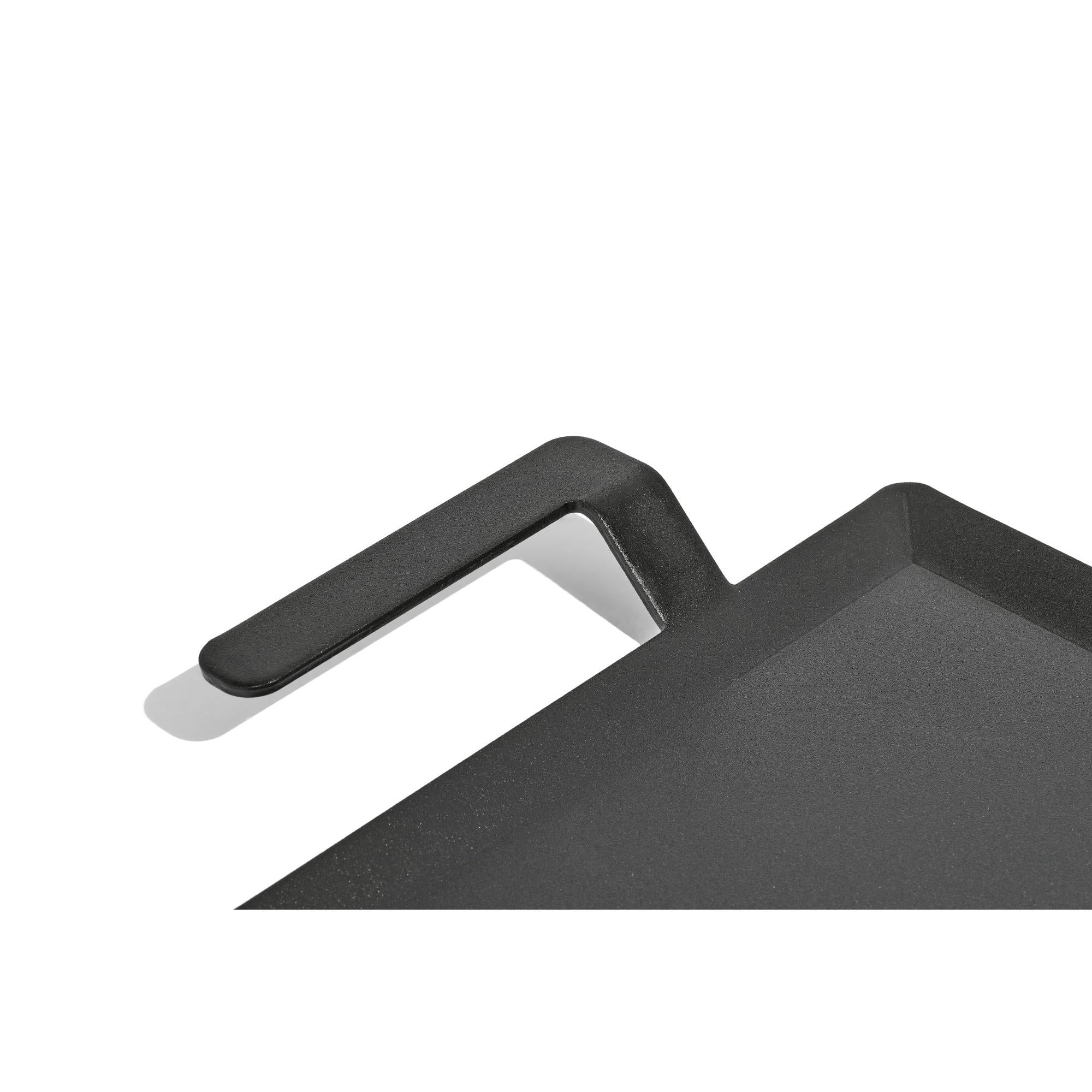 Seasoned Carbon Steel Griddle - Made in Sweden Close Handle