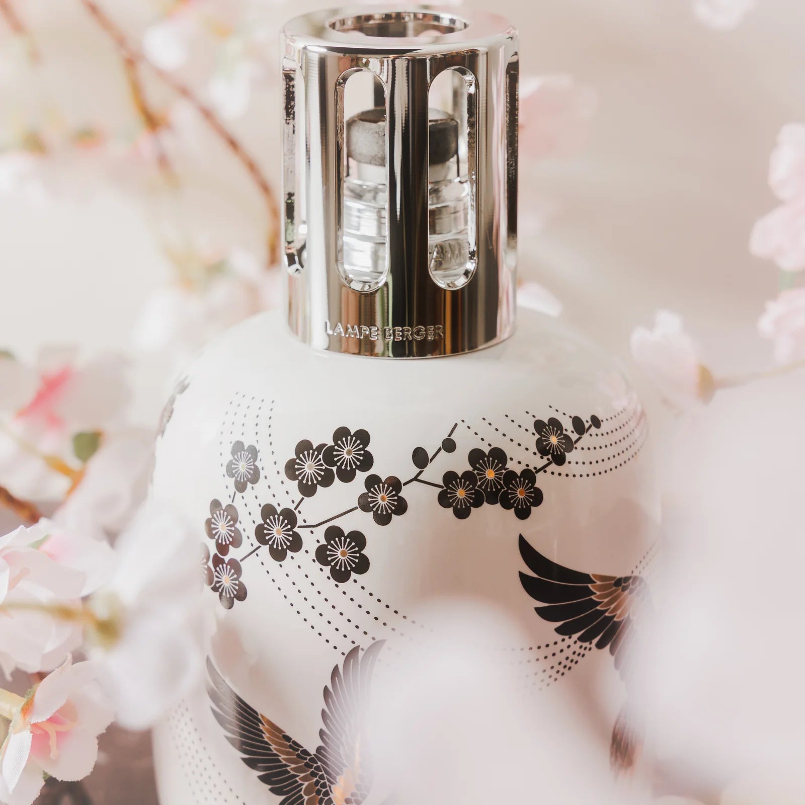 Maison Berger - White Sakura Porcelain Lamp - 4908 feather
