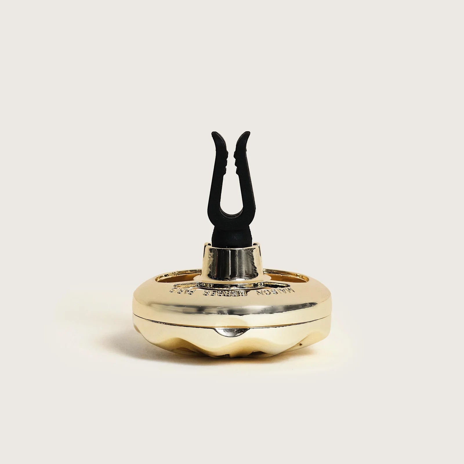 Maison Berger - Anti Odour Car Diffuser Amber Powder - 7913 clip