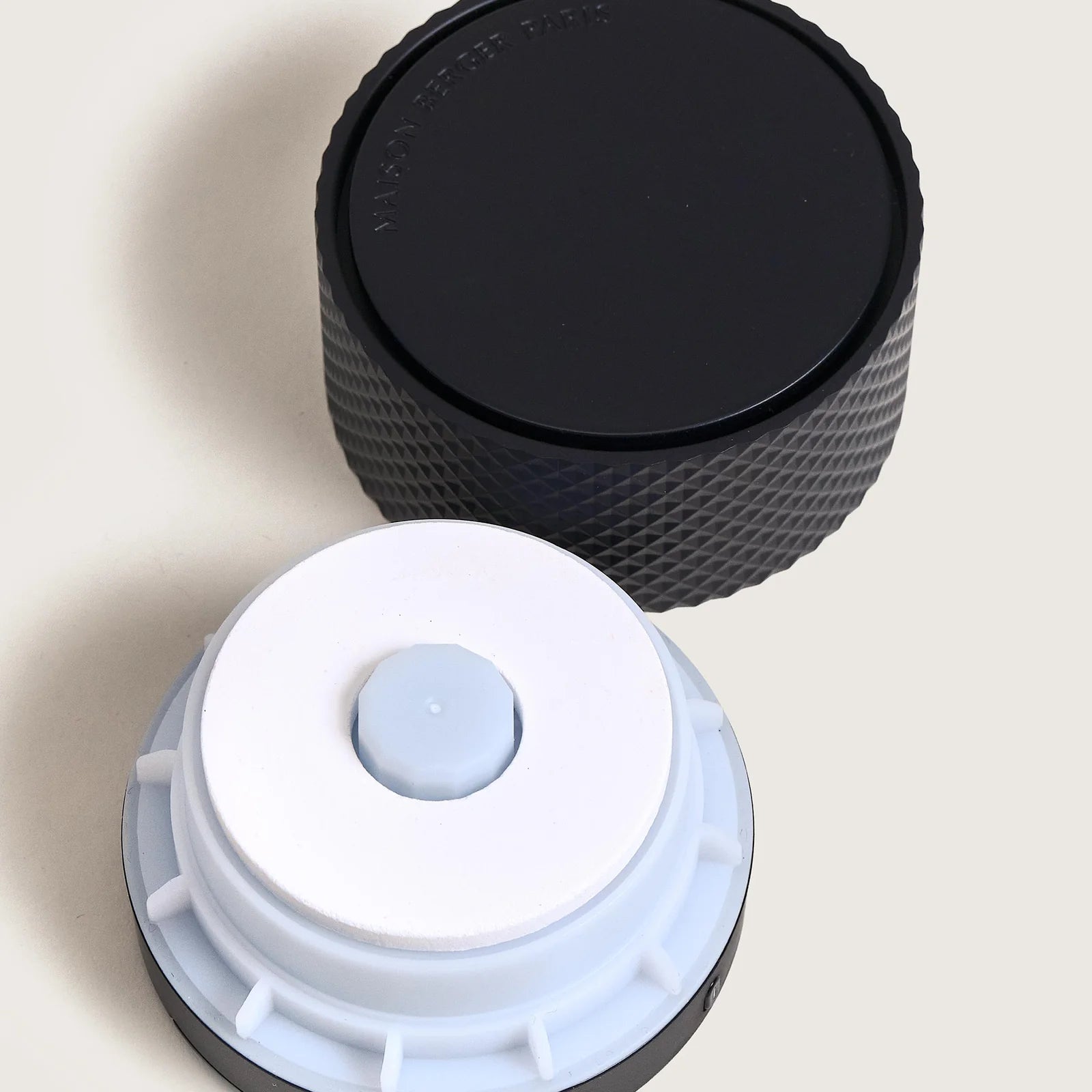 Maison Berger - Nomad Electric Diffuser Black Vanilla Gourmet - 7038 Vanilla Gourmet