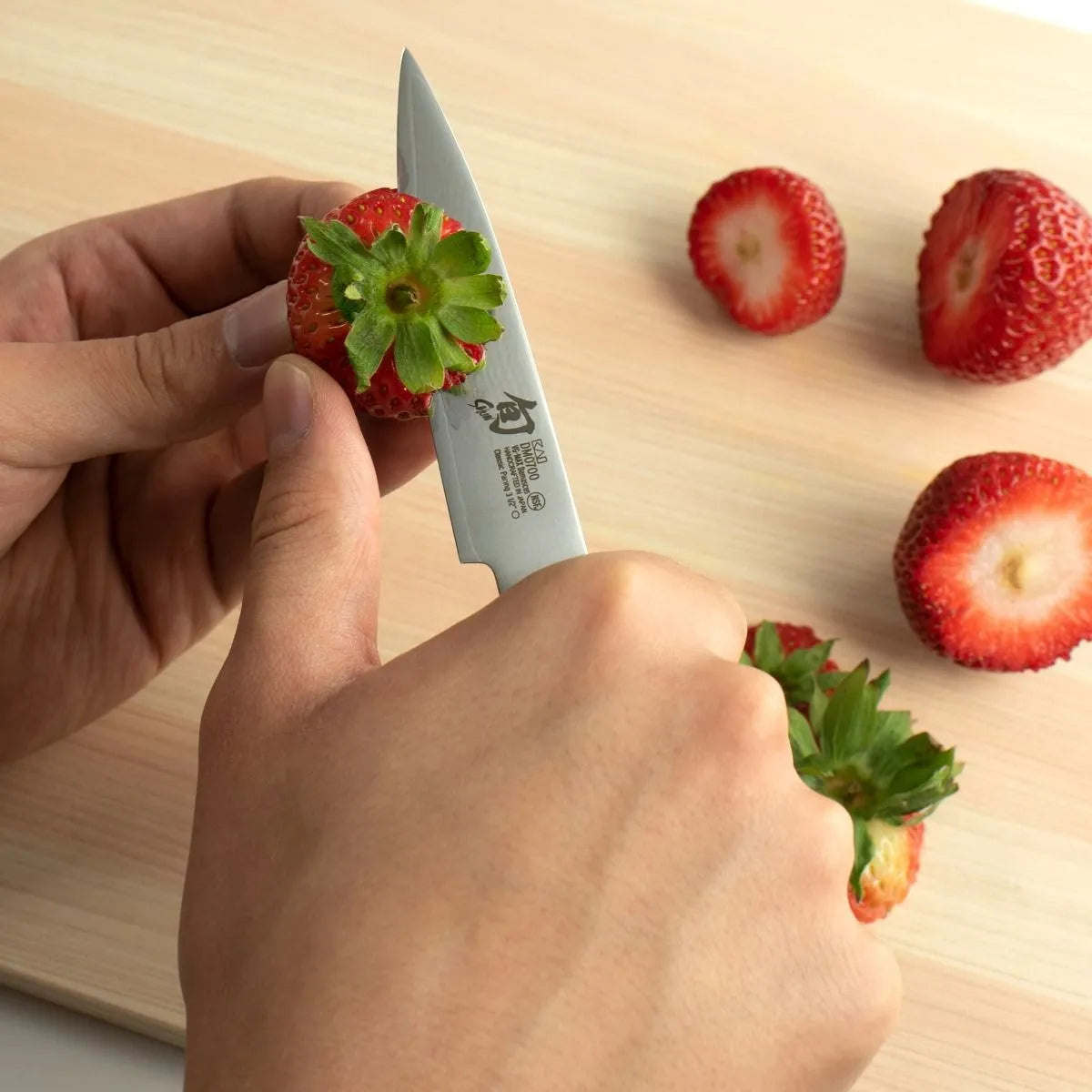 Shun Cutlery Classic 3.5" Paring Knife DM0700 - Made in Japan Strawberry Peel