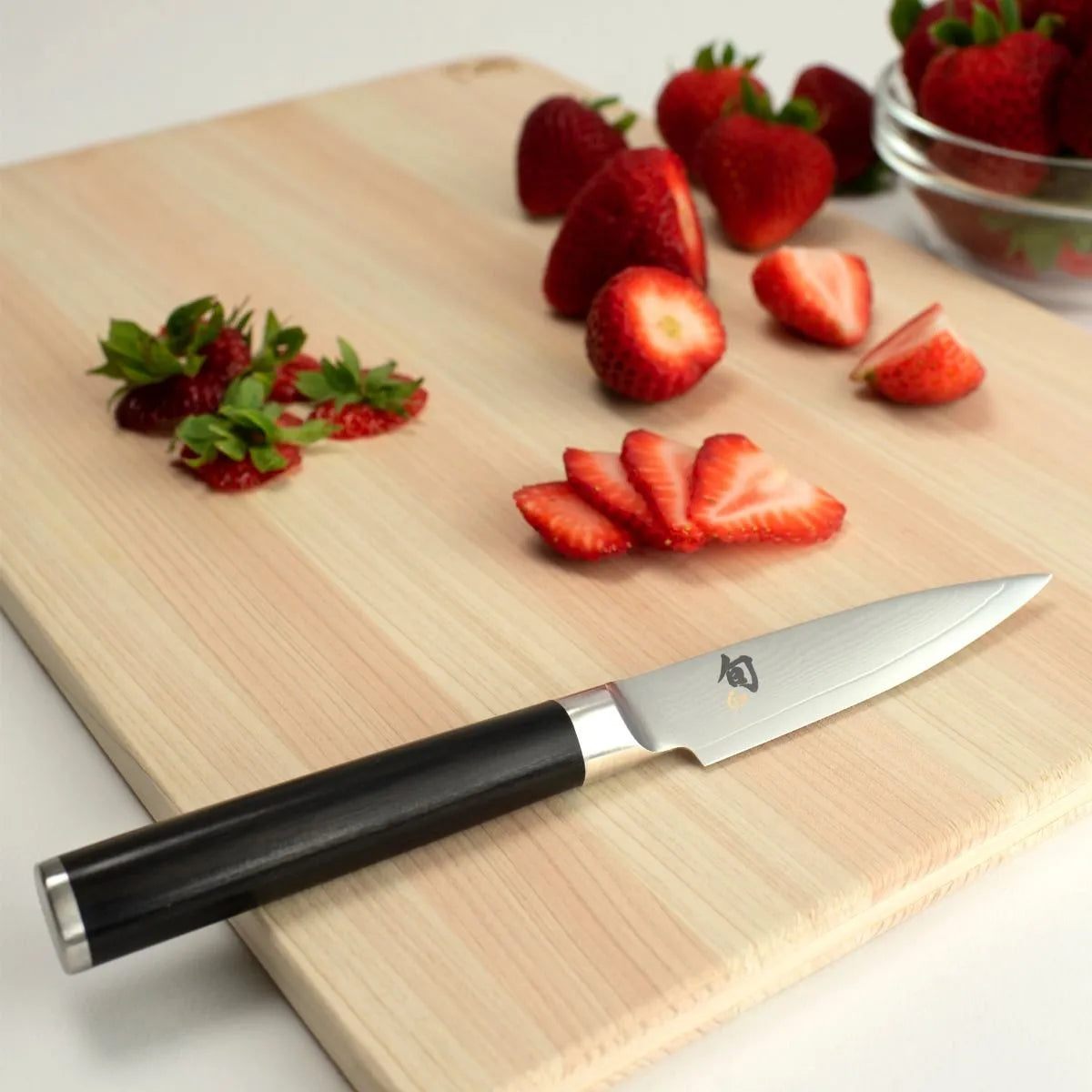 Shun Cutlery Classic 3.5" Paring Knife DM0700 - Made in Japan Strawberry