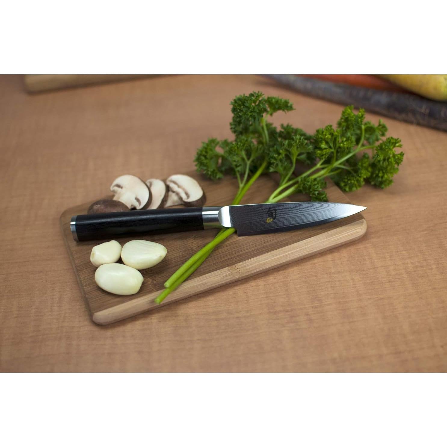 Shun Cutlery Classic 3.5" Paring Knife DM0700 - Made in Japan Garlic