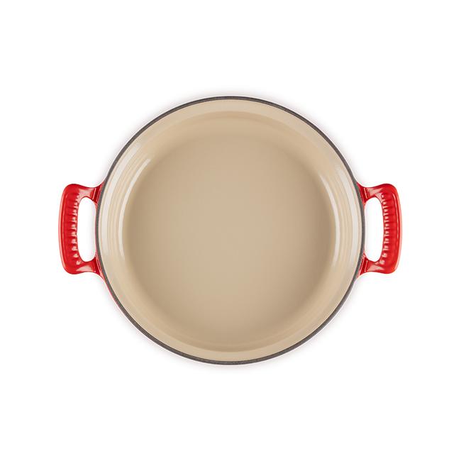 Le Creuset 2.9 L Red/Cerise Modern Heritage Braiser Interior 