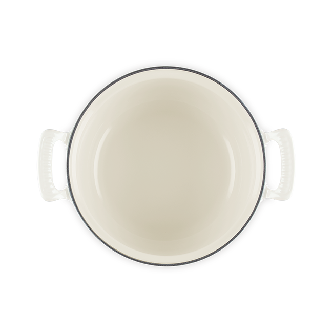 Le Creuset - 4.6 L Meringue Modern Heritage Round Dutch Oven Interior